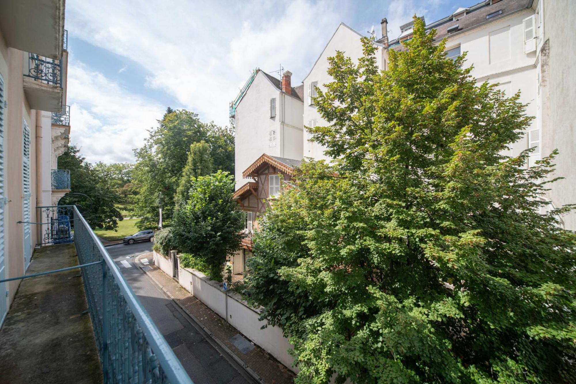 Residence Serbie - Appartements Design Et Climatises En Centre Ville Vichy Esterno foto