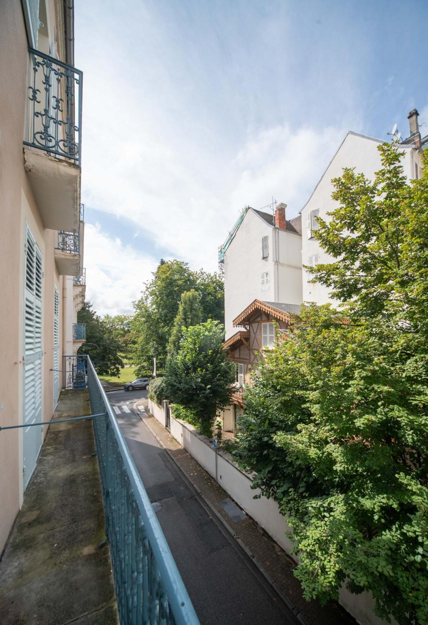 Residence Serbie - Appartements Design Et Climatises En Centre Ville Vichy Esterno foto