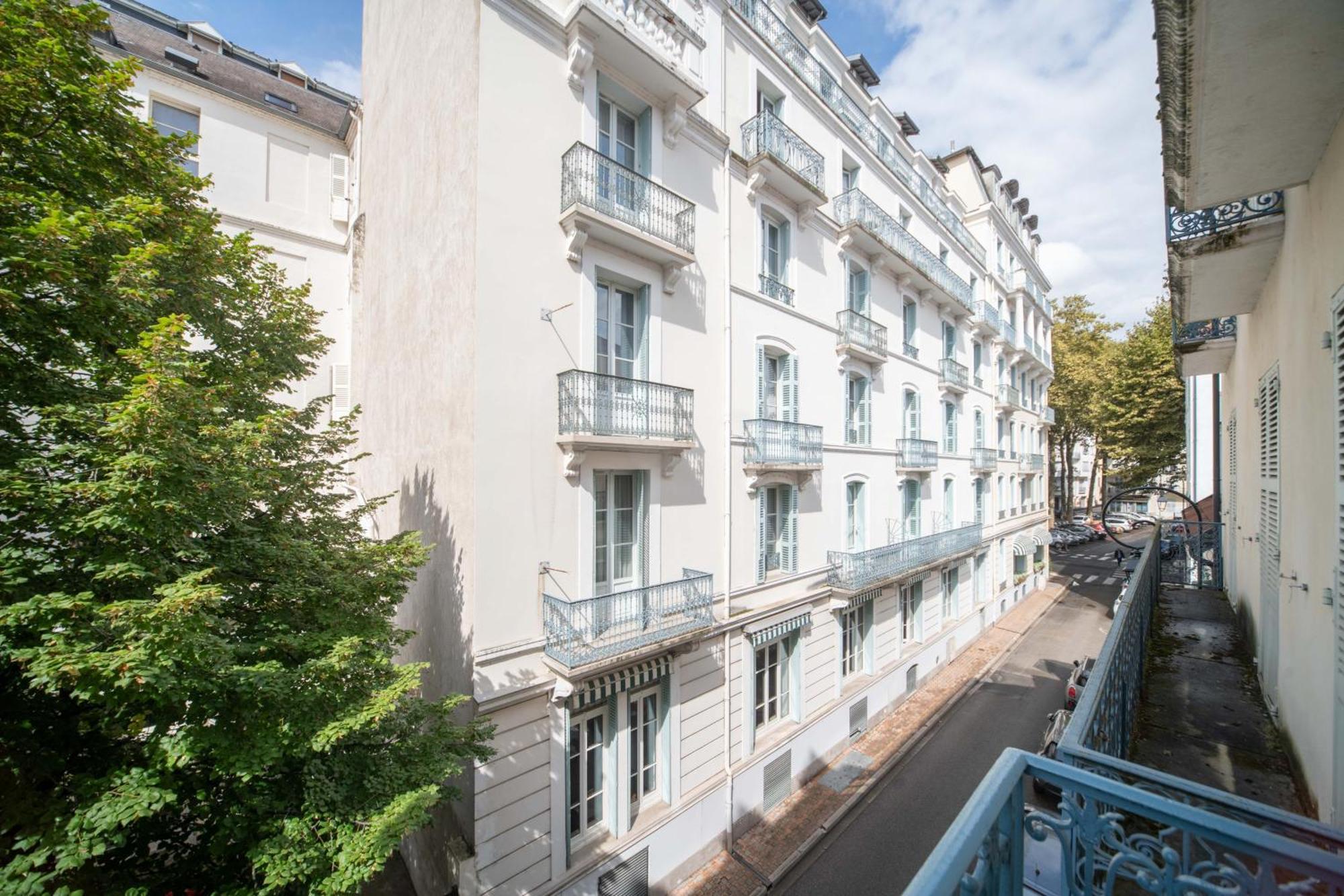 Residence Serbie - Appartements Design Et Climatises En Centre Ville Vichy Esterno foto