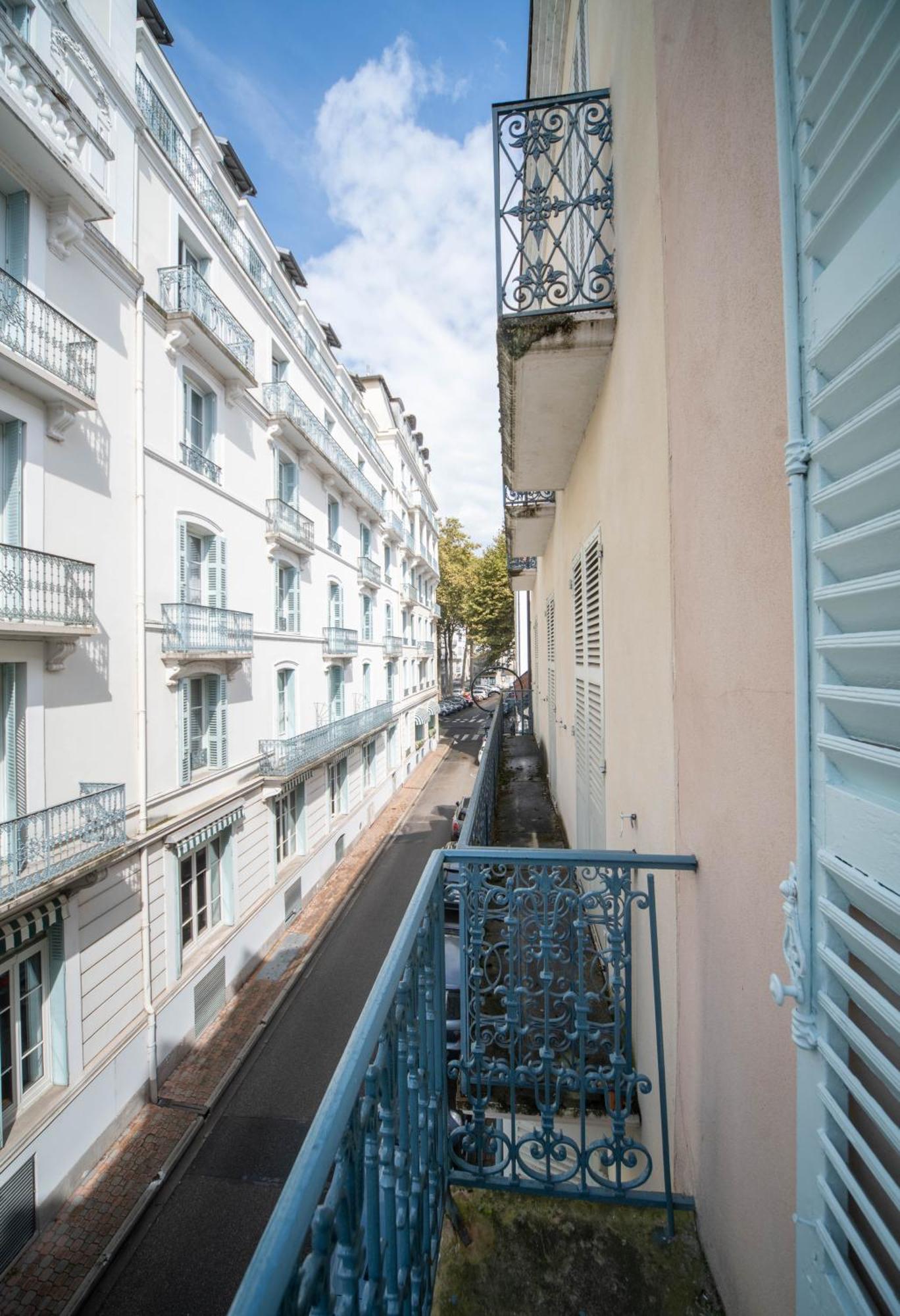 Residence Serbie - Appartements Design Et Climatises En Centre Ville Vichy Esterno foto