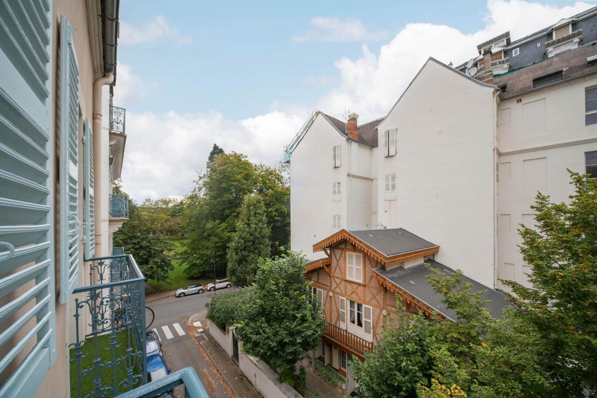 Residence Serbie - Appartements Design Et Climatises En Centre Ville Vichy Esterno foto